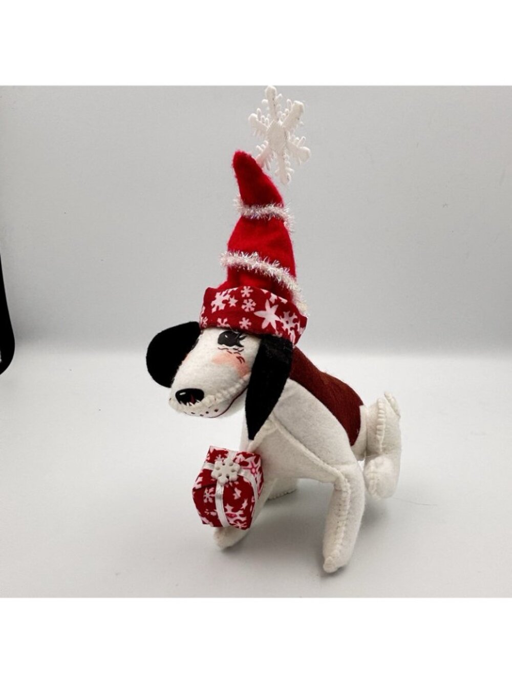 2009 Annalee Dolls Christmas Hound Puppy Dog Snowflake Red Hat Gift Present 7” - Picture 3 of 16